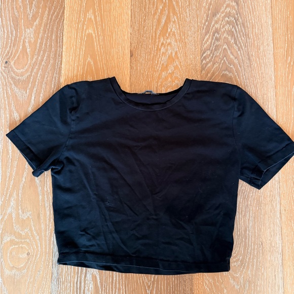 Zara Tops - Zara black crop top tee